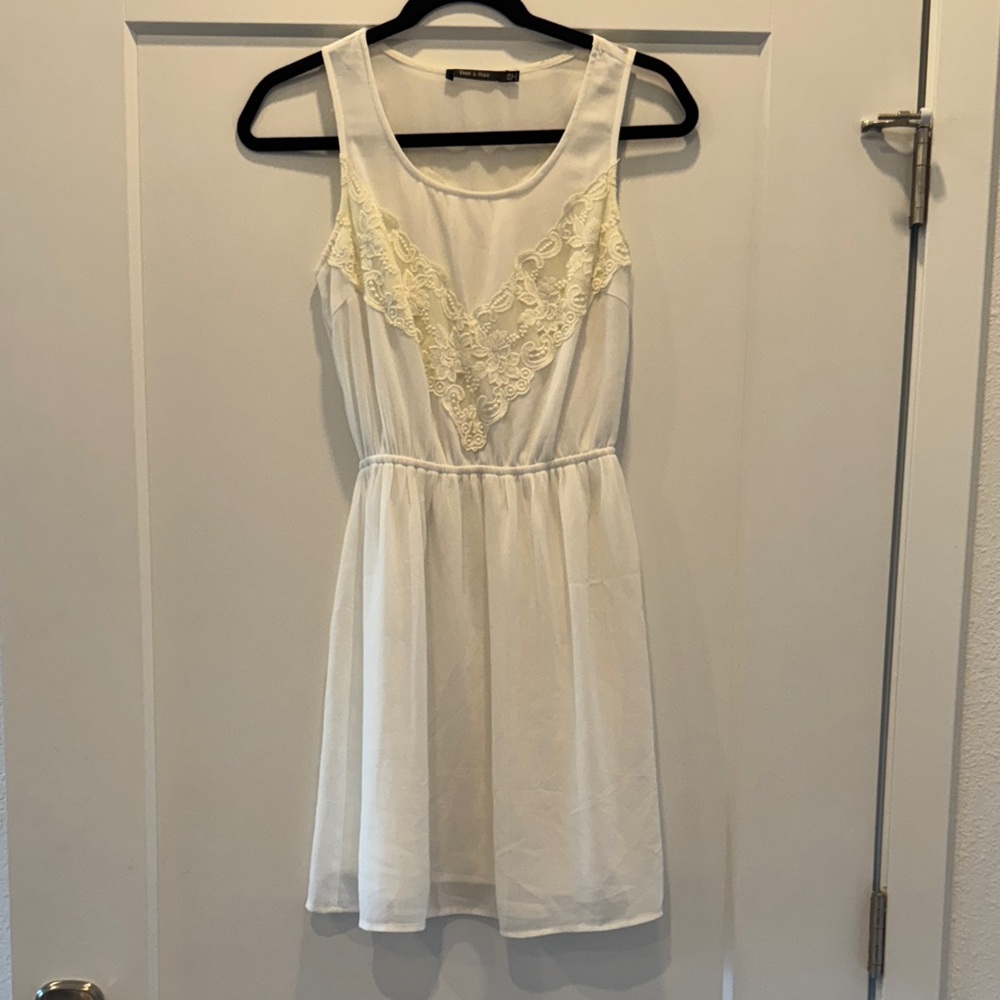 Doe & Rae white lace dress back cutout